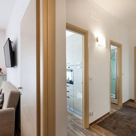 Residenza Larissa Luxury 1 Apartment เวโรนา ภายนอก รูปภาพ