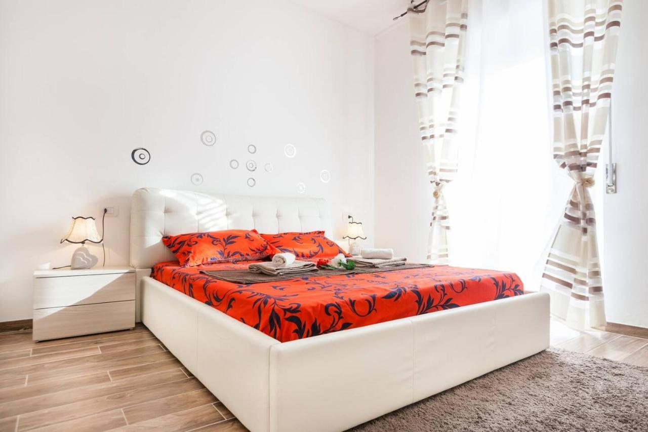 Residenza Larissa Luxury 1 Apartment เวโรนา ภายนอก รูปภาพ
